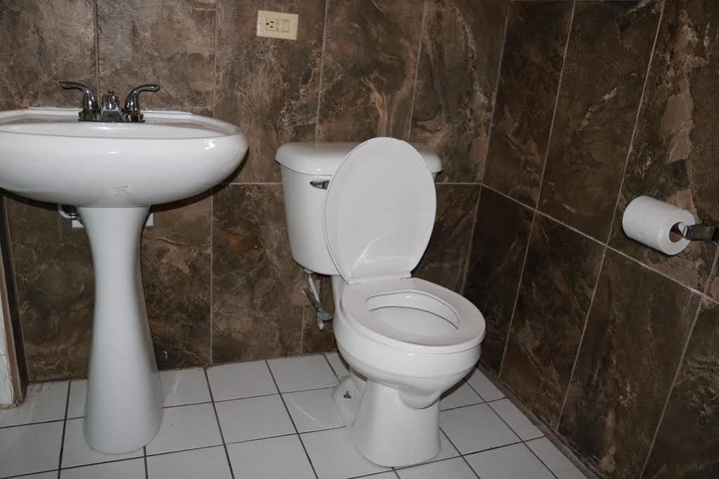 Miami Inn & Suites Oak Lawn Buitenkant foto